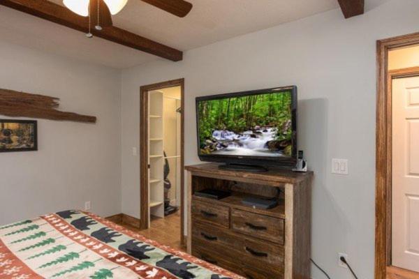 Treehouse Between Gatlinburg And Pigeon Forge. Pet Friendly! Экстерьер фото